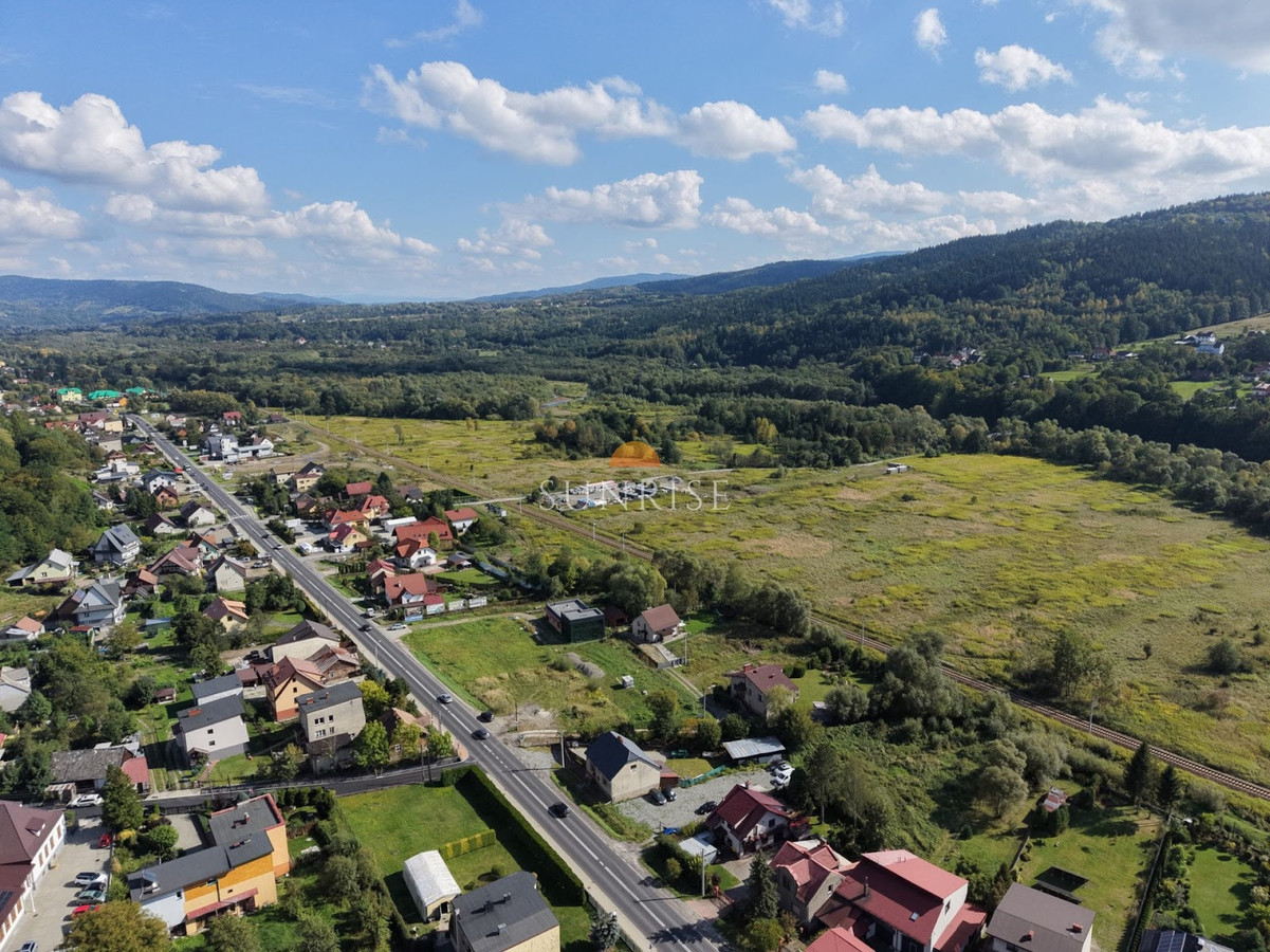 14 arów | Działka pod biznes i dom - Więcej
