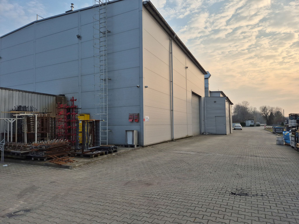 Hala 1 277 m² | TIR | transformator | pod suwnicę - Więcej