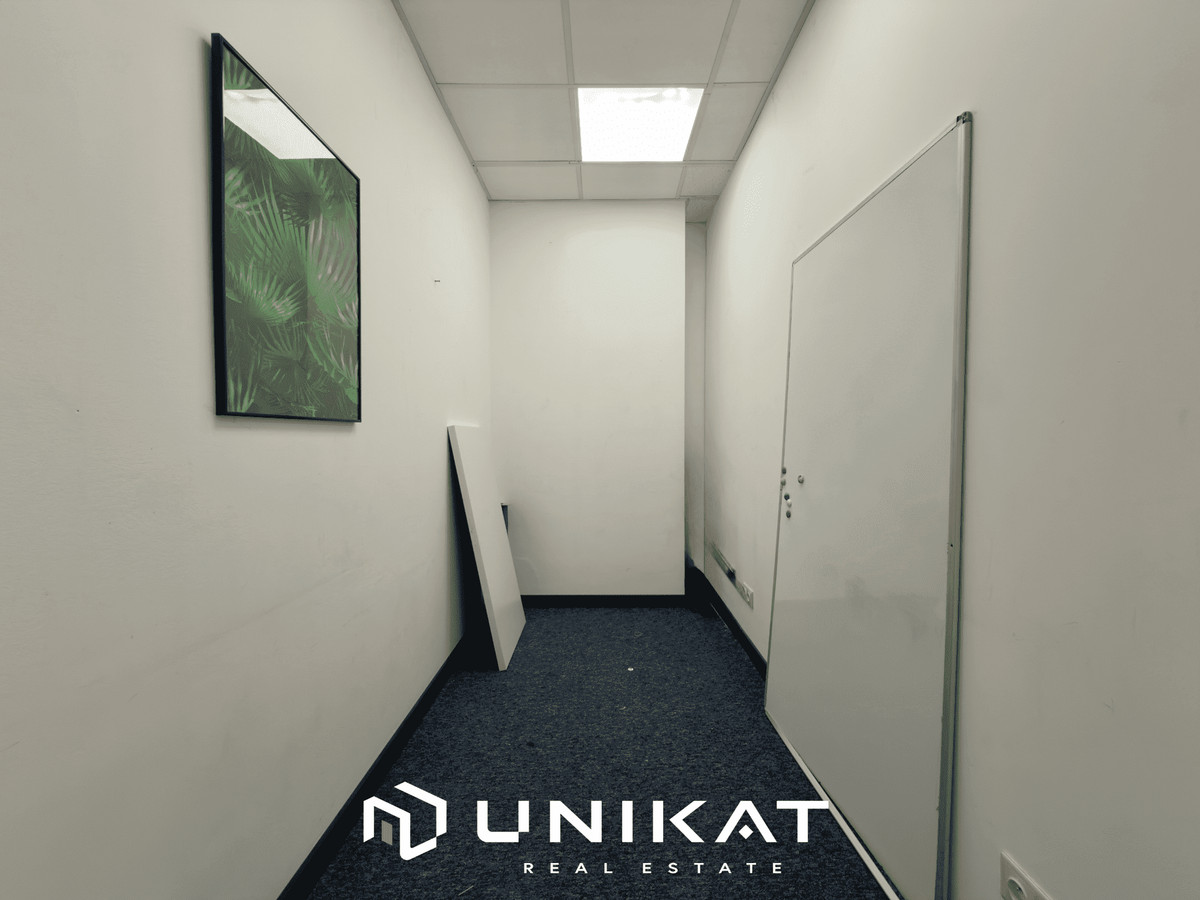 Lokal z witrynami 79 m², Idealny na gabinet, biuro lub usługi | Parter - Więcej