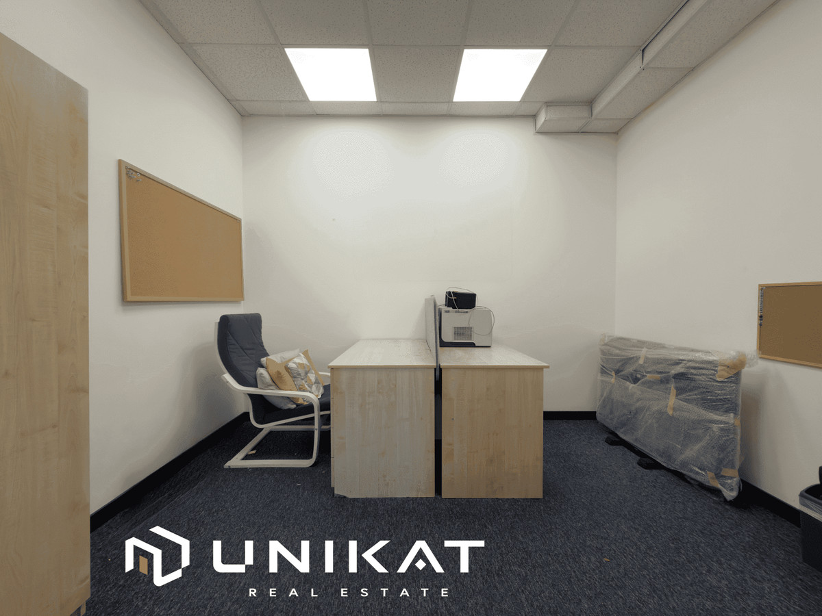 Lokal z witrynami 79 m², Idealny na gabinet, biuro lub usługi | Parter - Widok 3