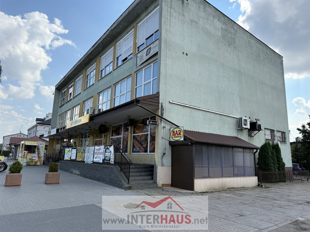 Centrum handlowo-biurowe_1406 m² - Widok 3