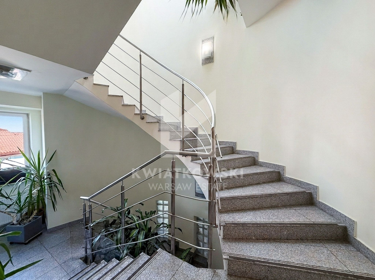 Lokal biurowy 55m² w kameralnym budynku | Wilanów - Więcej