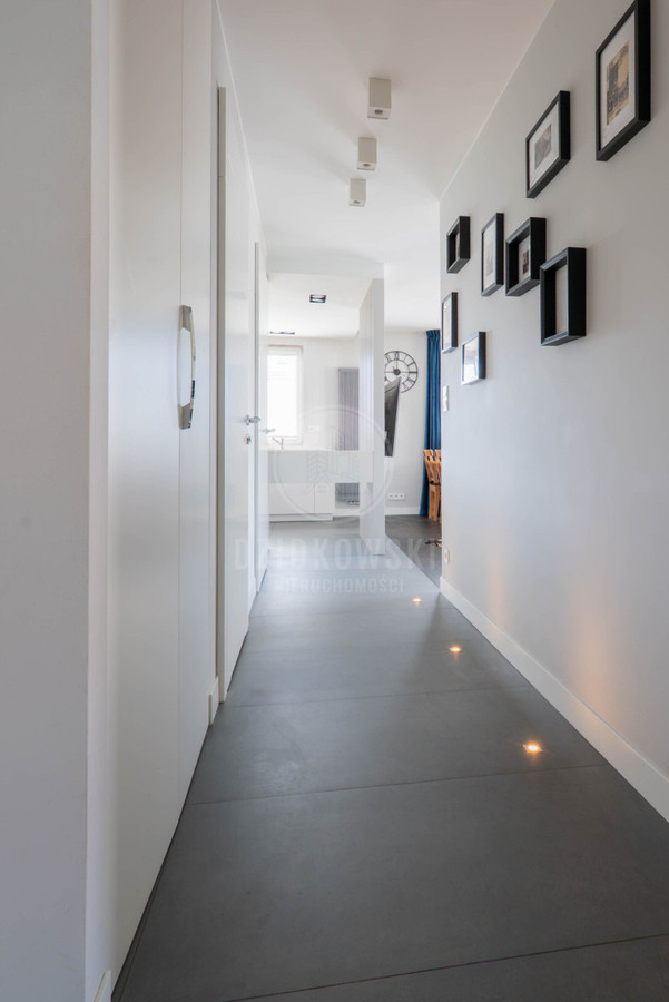 Stylowy i funkcjonalny apartament w Wiczlino-Ogród - Widok 2
