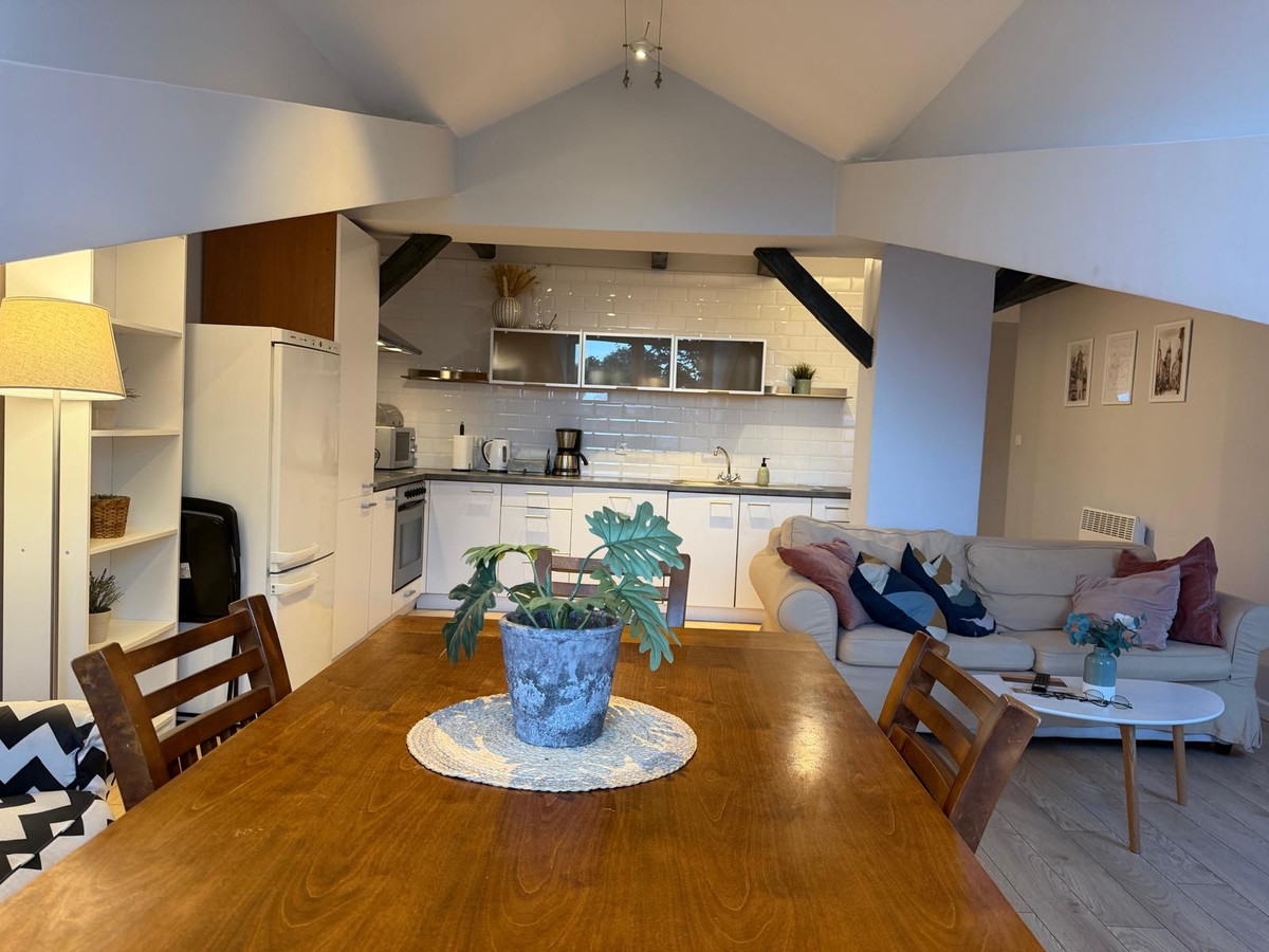 Ponad dachami Krakowa/Apartament, który inspiruje i zarabia/ul. Dietla 54