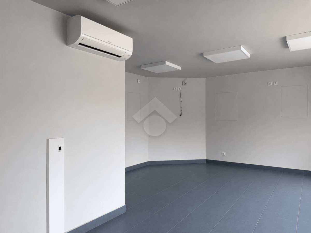 Budynek wolnostojący - lokal użytkowy z witryną | 31 m² | ul. Jaremy - Widok 3