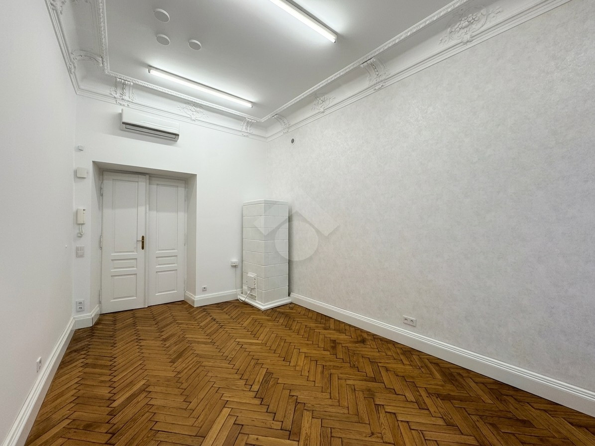 Lokal biurowy w sercu Starego Miasta - idealny pod kancelarię - ul . Pędzichów - Więcej