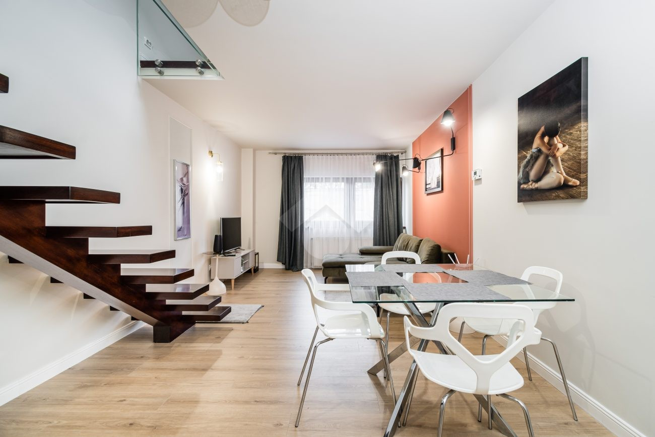 Dwupoziomowy apartament przy Galerii Krakowskiej