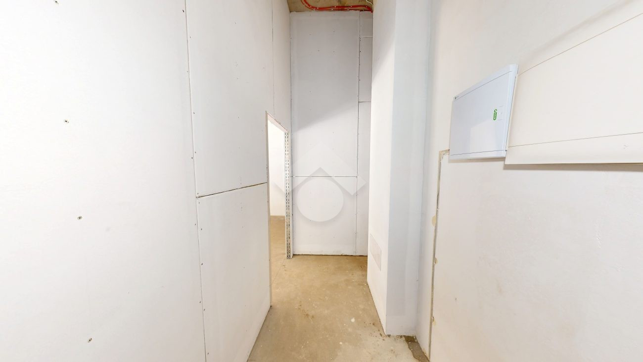 Lokal usługowy 77m² w nowym budownictwie na Gaju - Więcej