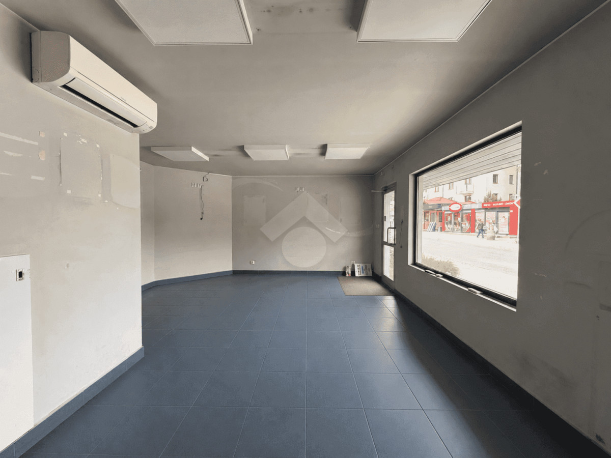Budynek wolnostojący - lokal użytkowy z witryną | 31 m² | ul. Jaremy - Widok 2
