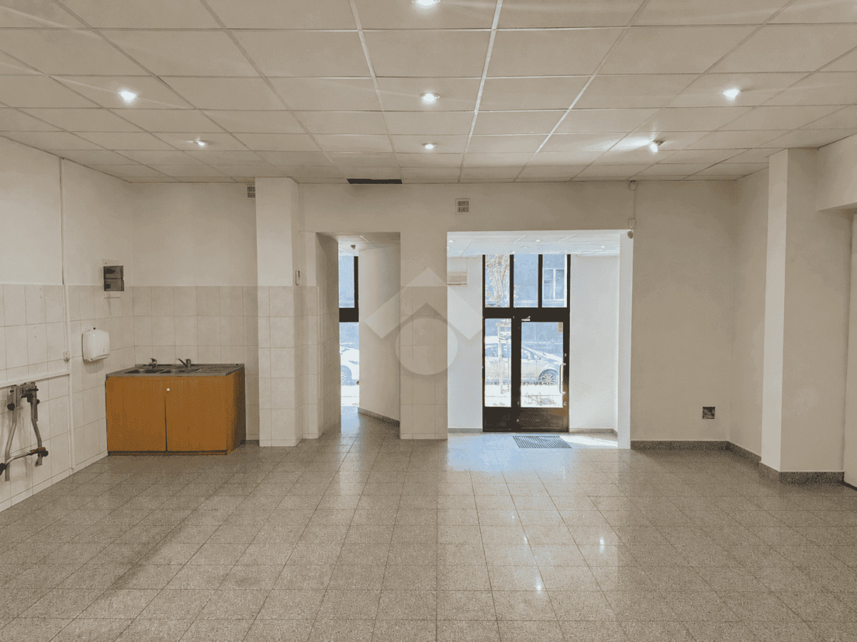 Kraków – ul. Olszańska – Parter z witryną – Blisko Ronda Mogilskiego - Więcej