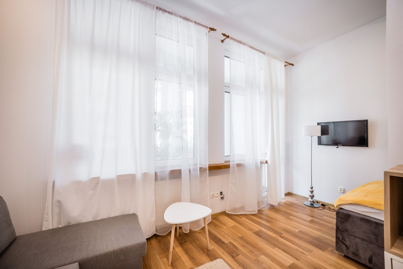 Rusznikarska|Do wejścia|Loggia|3,25m wysokość|Obok pętli - Więcej