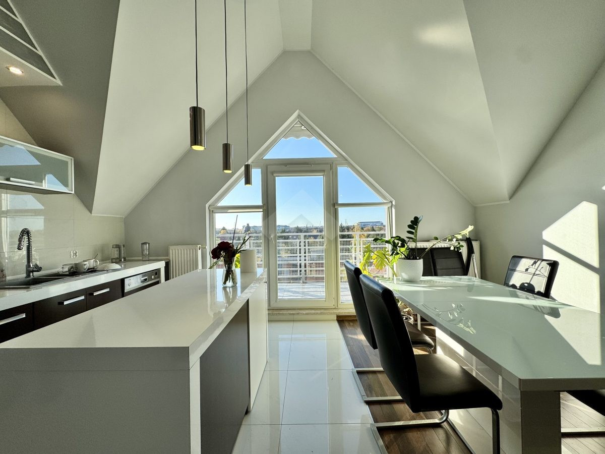 Wysoki standard | Dwupoziomowe mieszkanie 90 m² | Klimatyzacja | Garaż podziemny