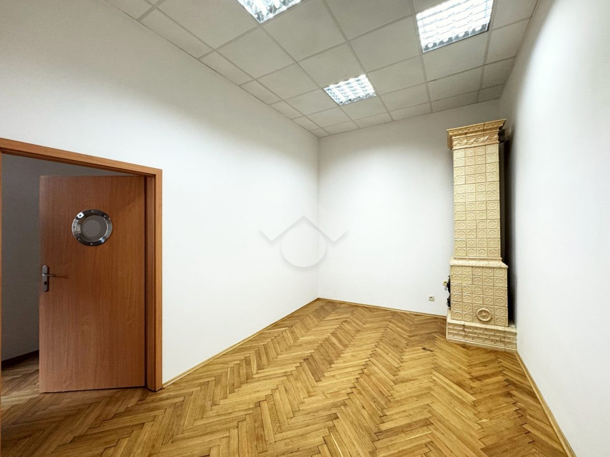 6-pokojowy lokal biurowy z balkonem - ul. Karmelicka - Widok 5