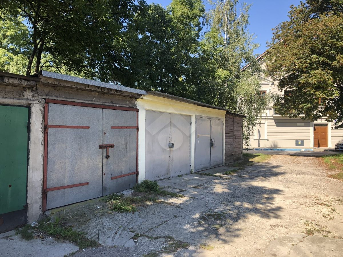 Garaż na wynajem - Os. Podwawelskie - Kraków - Widok 2