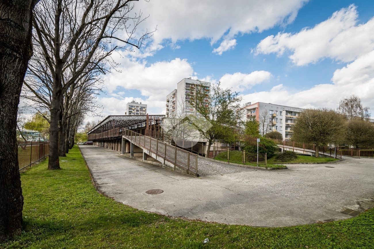 Garaż na wynajem - Os. Podwawelskie - Kraków - Więcej