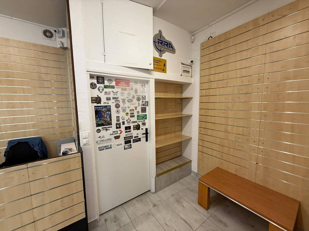 Pawilon handlowy 34 m², OCHOTA, Radomska, DO WEJŚCA - Więcej