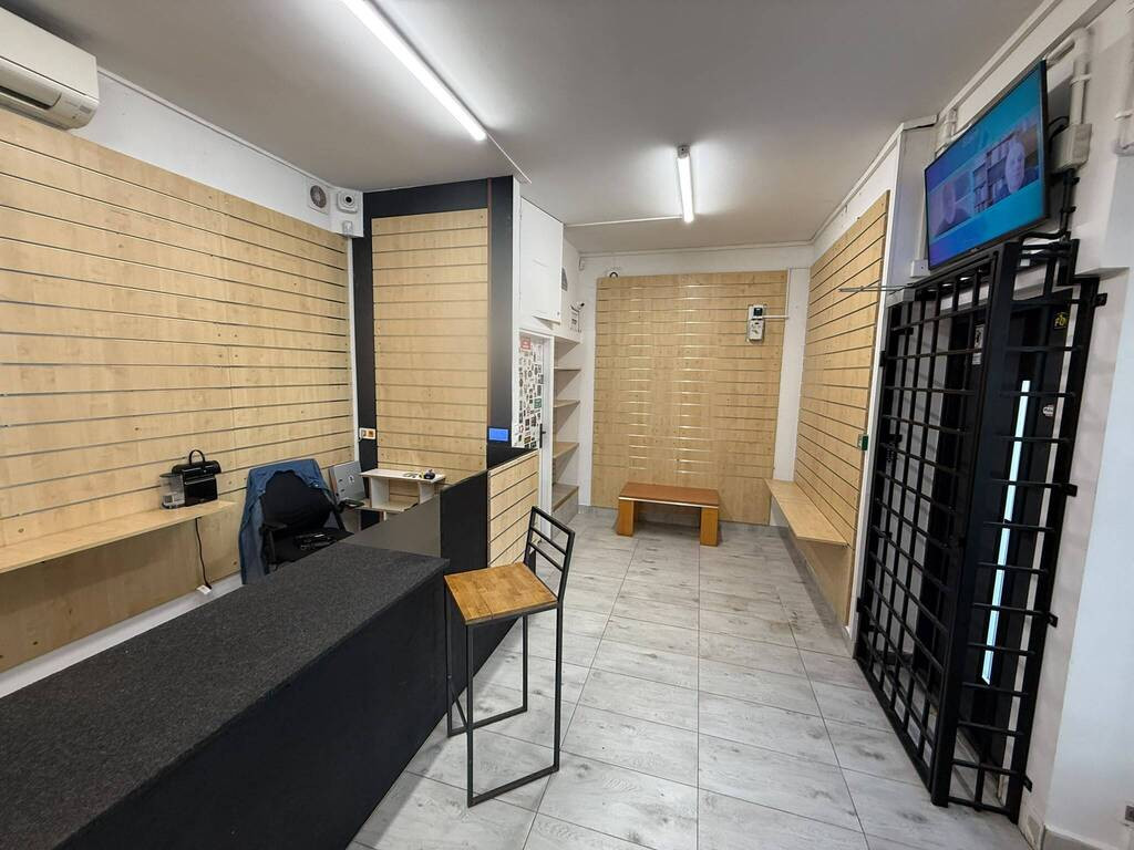 Pawilon handlowy 34 m², OCHOTA, Radomska, DO WEJŚCA - Widok 3