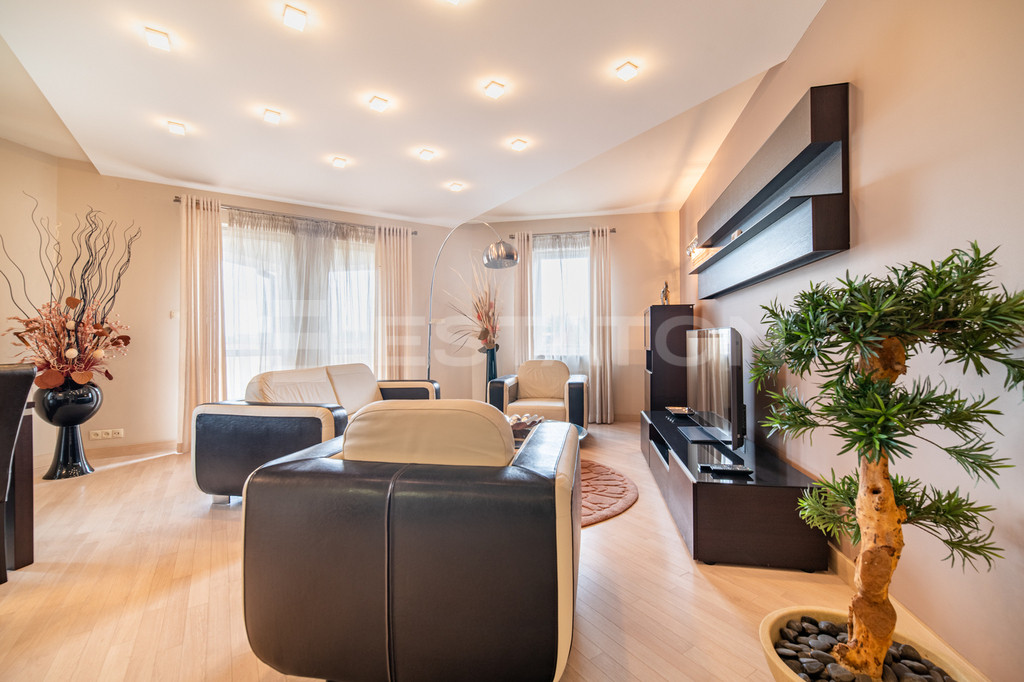Stylowy Apartament na Zalesiu - w Pełni Wyposażony