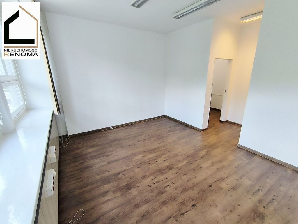 Lokal w centrum Poznania | Widok na park | PARKING - Widok 4