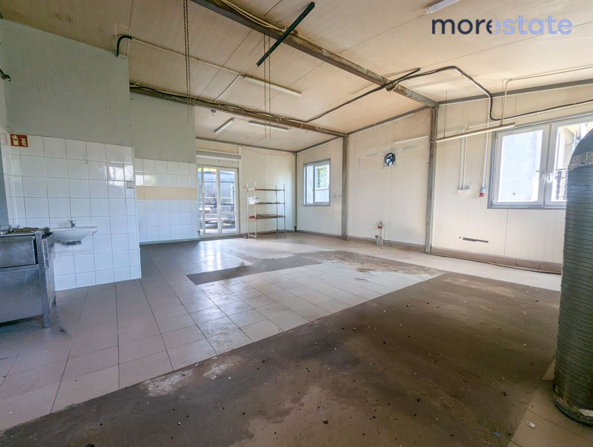 Post kummerċjali, 190 m²