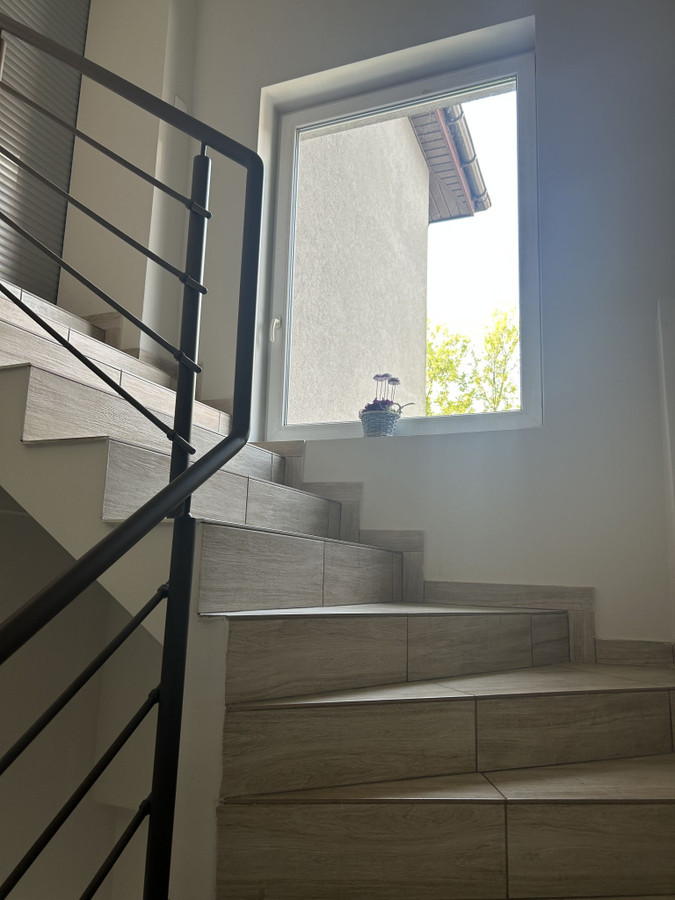 LOKAL BIUROWO-USŁUGOWY / HANDLOWY 75 m² – PABIANICE - Więcej
