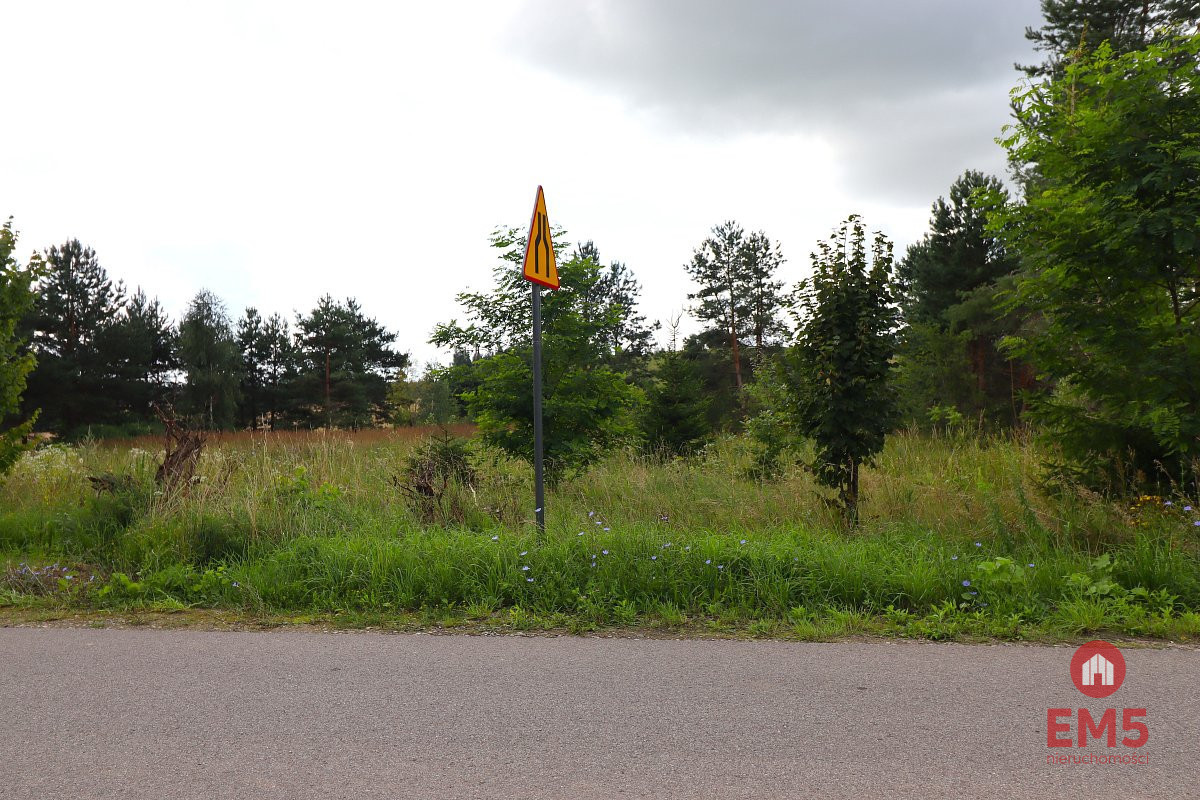 Plac, 3758 m²