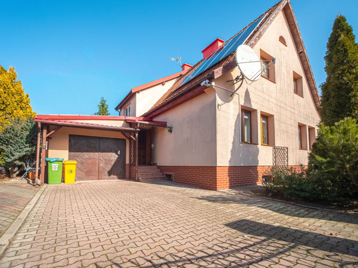 Hiša, 167 m², zemljišče 2174 m²