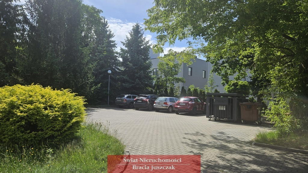 52 M2 - BROSSA - PRZY PARKU - Widok 3