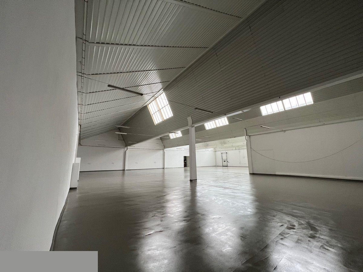 Magazyn wysokiego składowania 1 175 m² | suchy dok dla TIR | przy DK1 - More