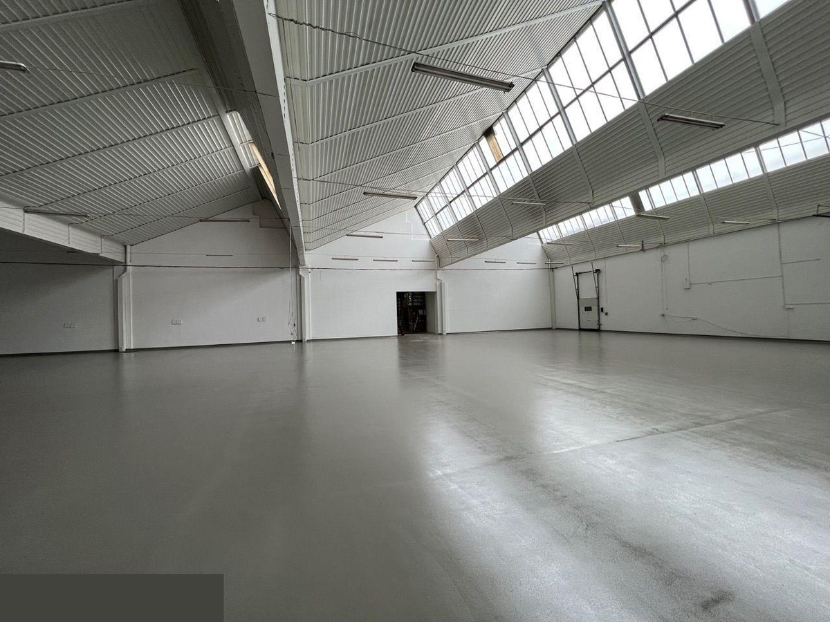 Magazyn wysokiego składowania 1 175 m² | suchy dok dla TIR | przy DK1