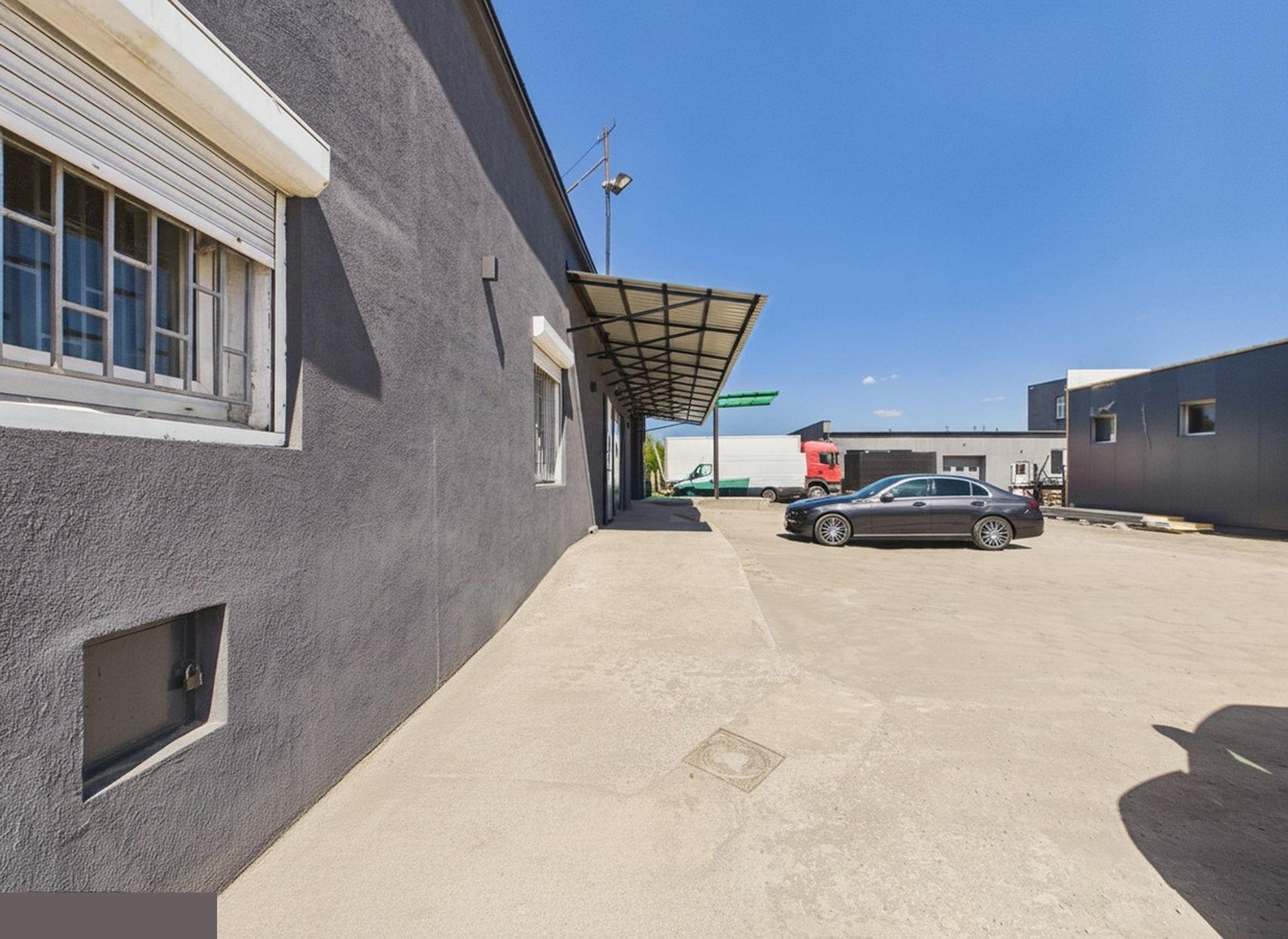 Hala usługowo-przemysłowa 440 m² | odnowiona i ocieplona | - Widok 3