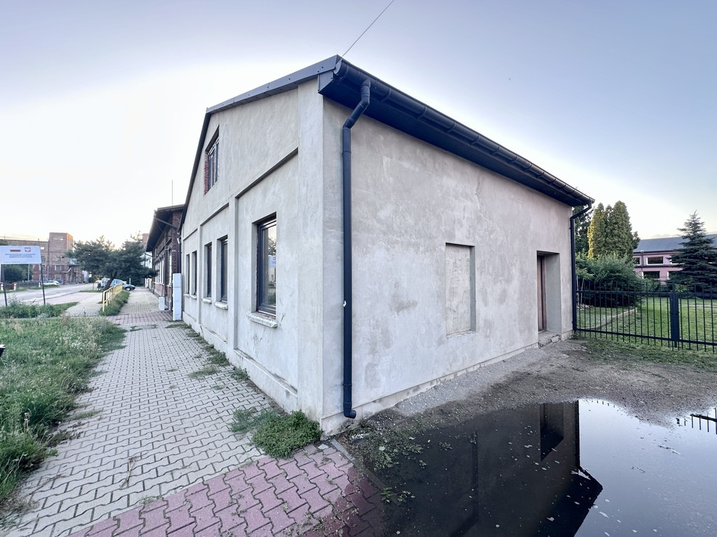 Budynek do wykończenia w centrum Leśmierza - Widok 3
