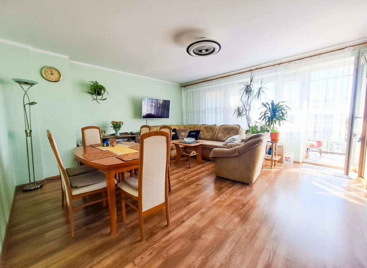Czteropokojowe mieszkanie blisko szkoły - Widok 3