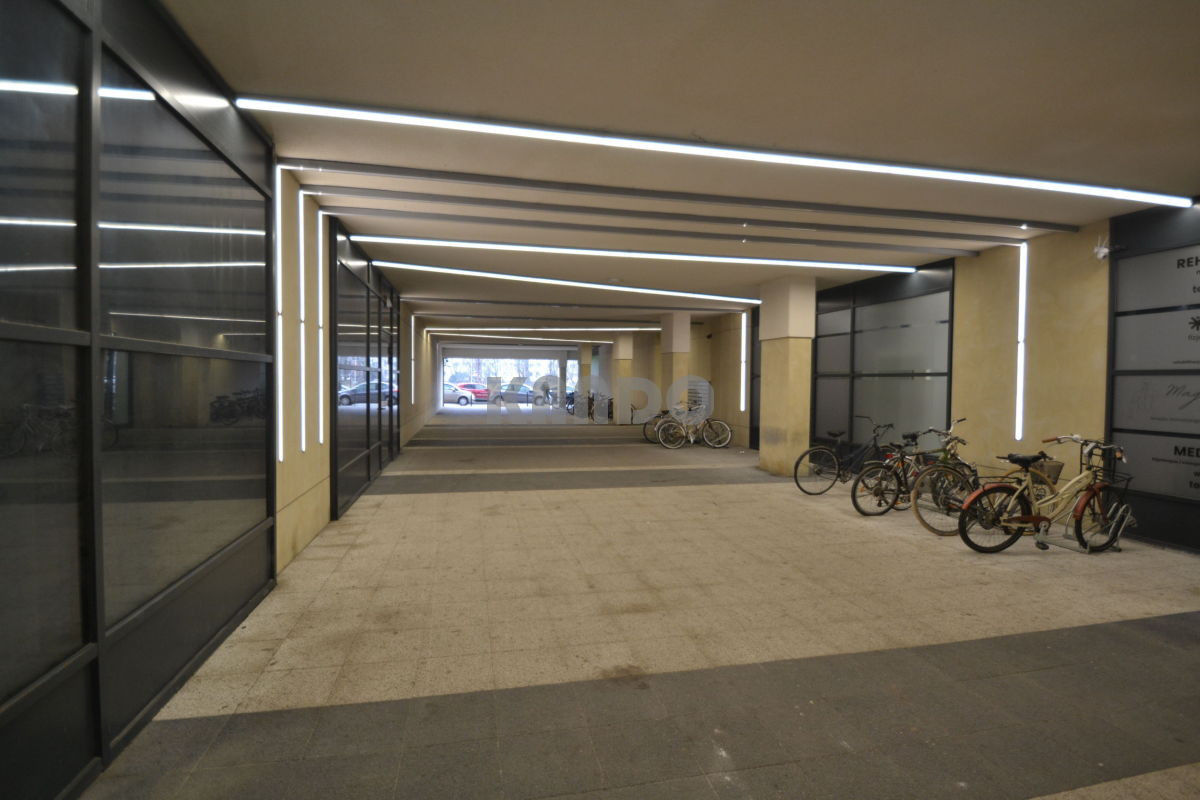 Lokal handlowy 180 m² Legnicka - Widok 2