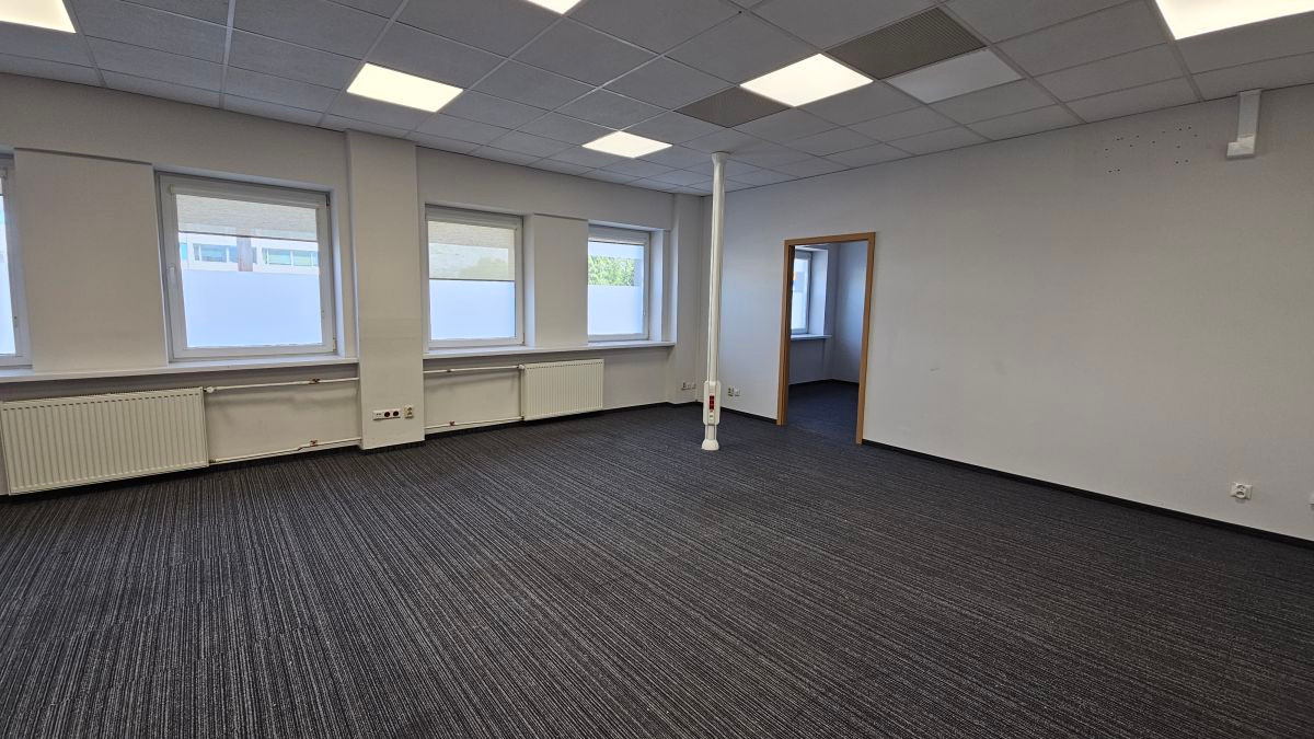 Locale commerciale, 76 m²