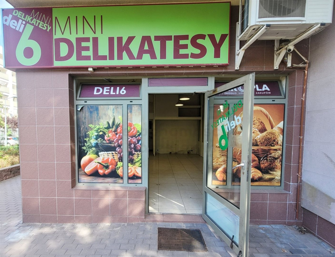 KABATY - lokal na parterze budynku z dużą witryną - View 2