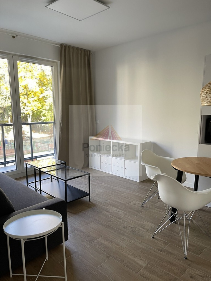 kameralny apartamentowiec_duża loggia_garaż