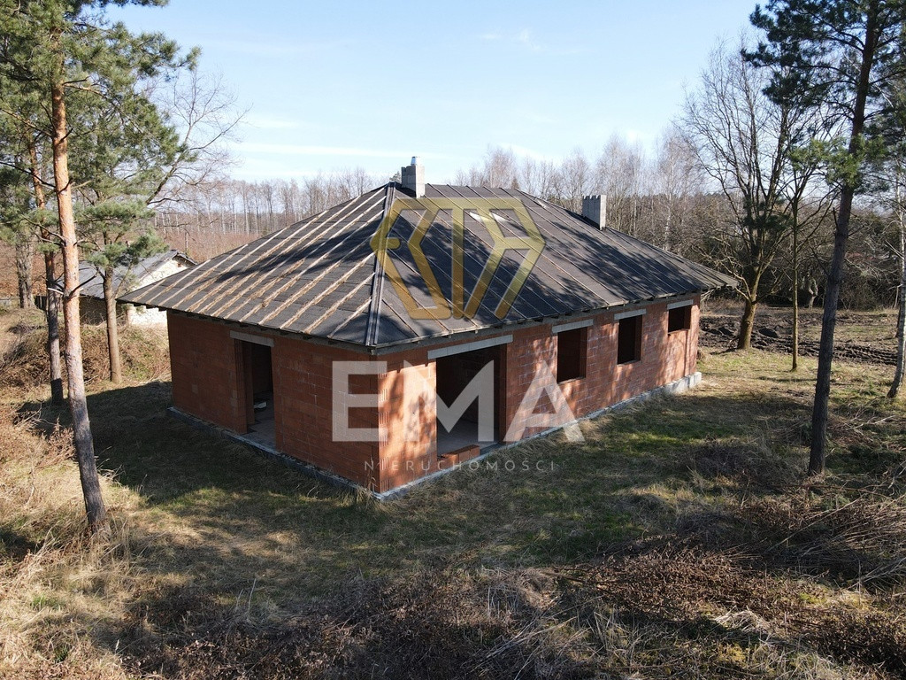 Kuća, 162 m², zemljište 9776 m²