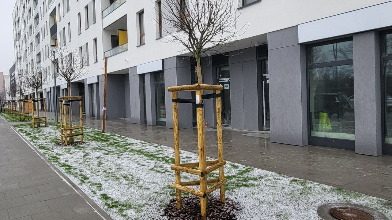Commercial property, 77 m²