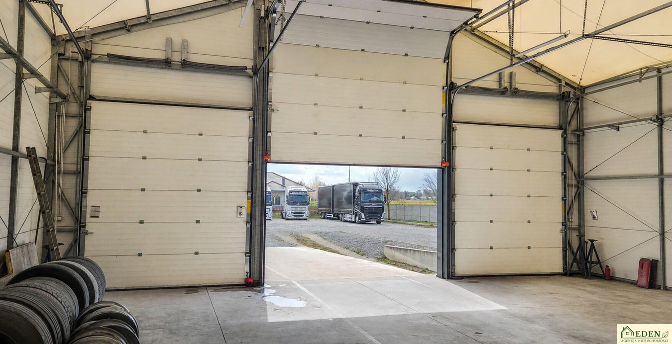Sprzedam - Hala 336 m² z działką 0,7 ha - Jedlanka, DK76 - Widok 2