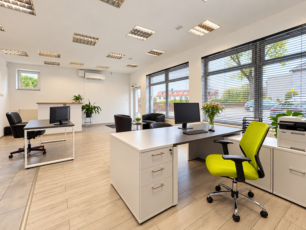 Tuż przy DK 81, duże witryny, 72 m² - Widok 4