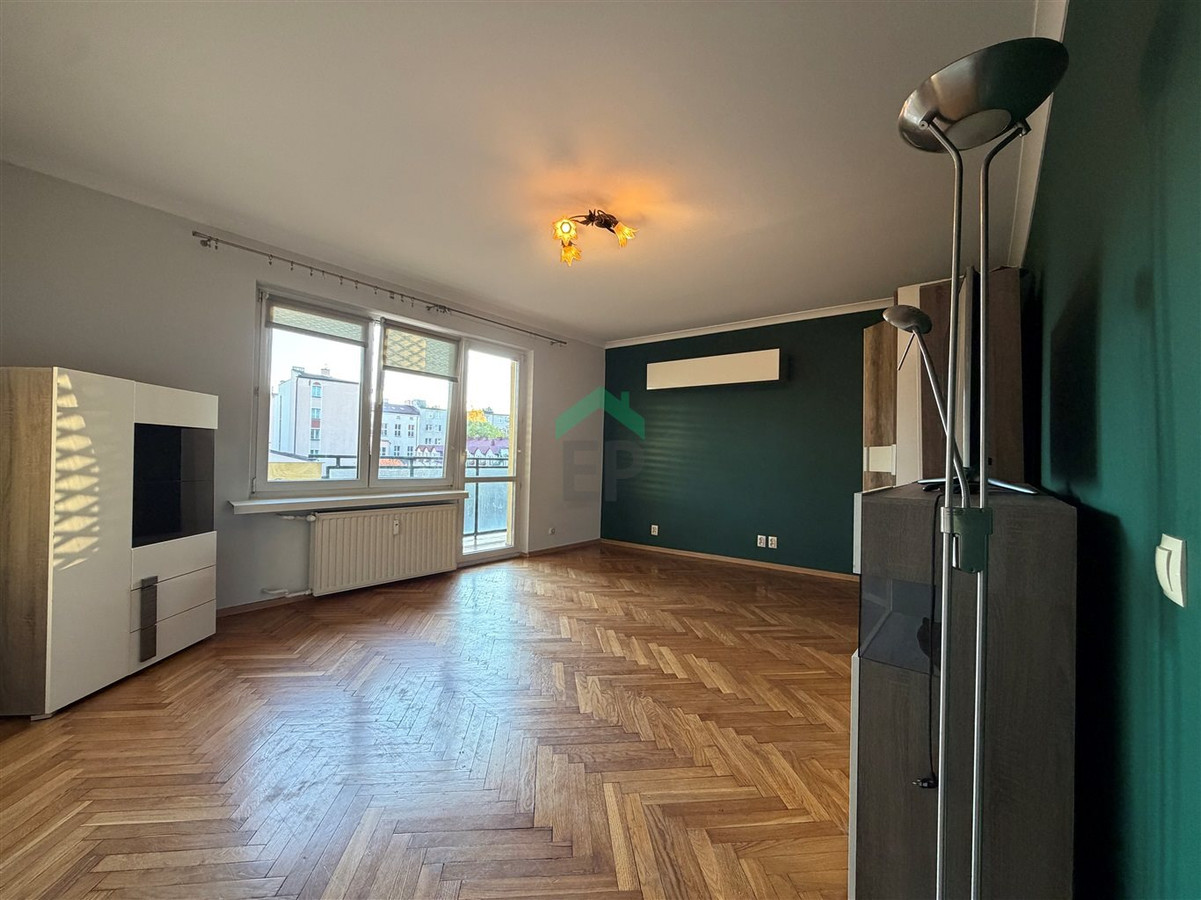 Przestronne, funkcjonalne mieszkanie z balkonem