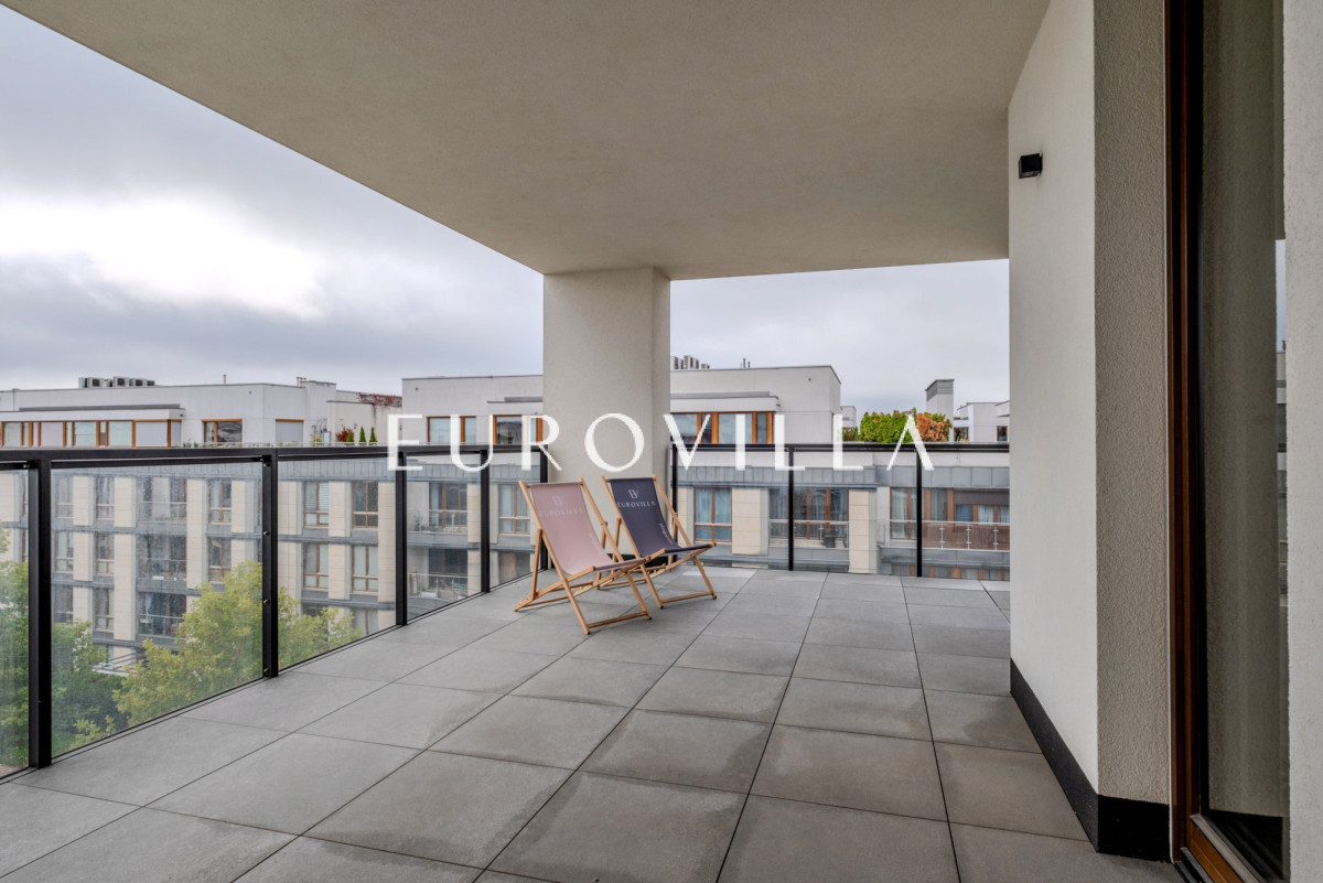 5 pokoi, ponad 50 m2 części dziennej, taras
