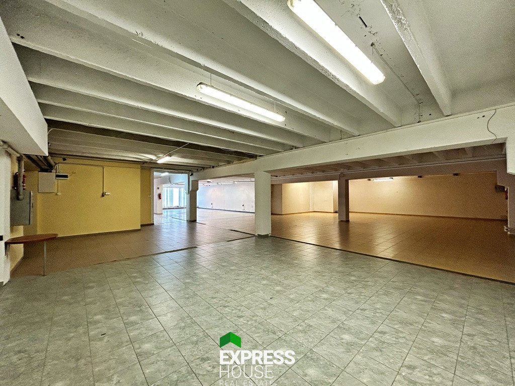Lokal handlowo-usługowy 348 m², ul.Zwycięstwa 10, blisko centrum - Więcej