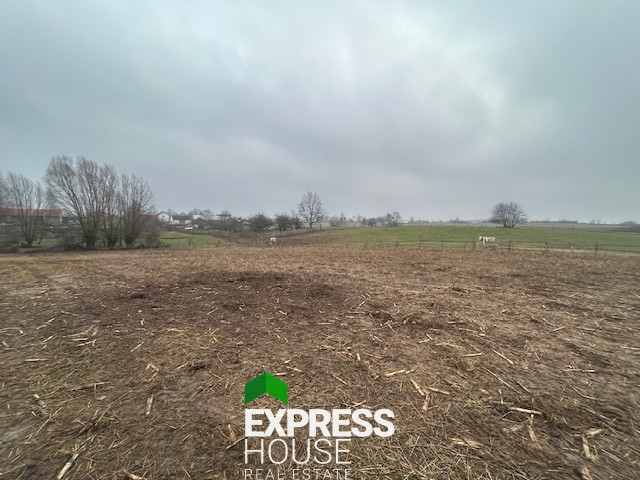Krunt, 1500 m²