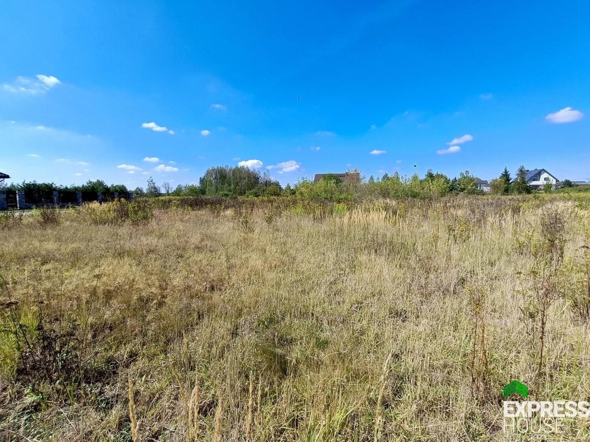 1100 m² działki pod zabudowę jednorodzinną - Więcej