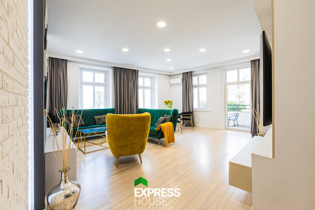 Komfortowy apartament z lokalem na biuro