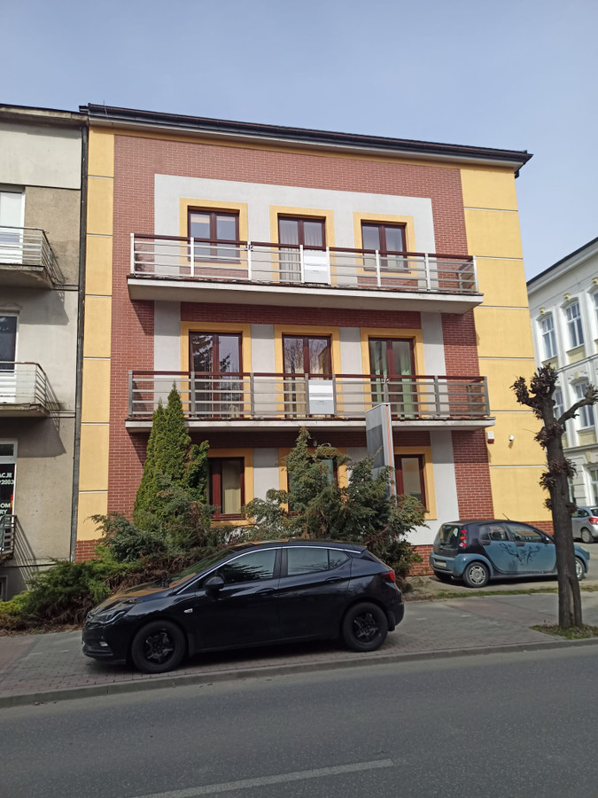 Casă, 587 m², teren 406 m²
