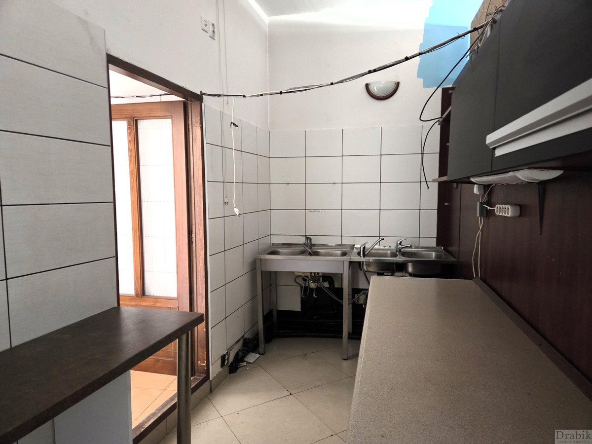 Kamienica w Rynku w Suchej Besk. + Budynek wolnostojący ul. Kościelna - Widok 5