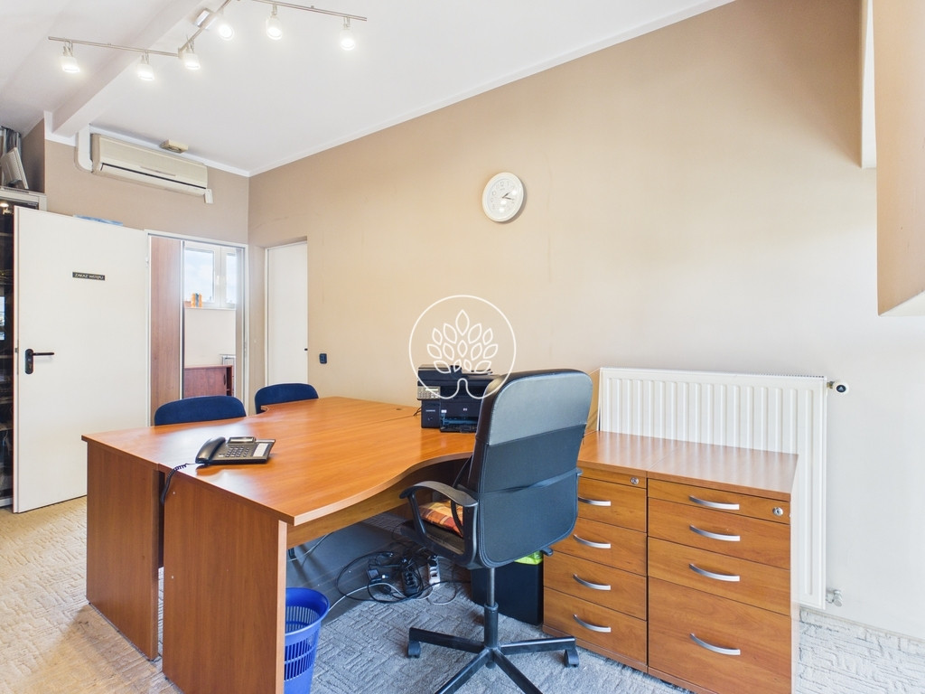 Lokal biurowy 70m 2 do wynajęcia ul. Chrobrego - Więcej